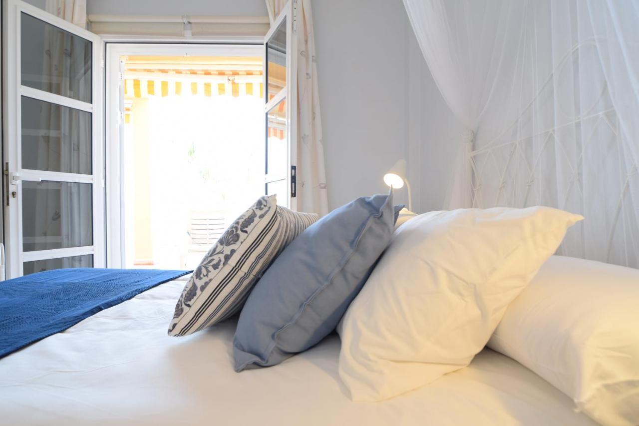 Colonial Suite Адехе Екстериор снимка