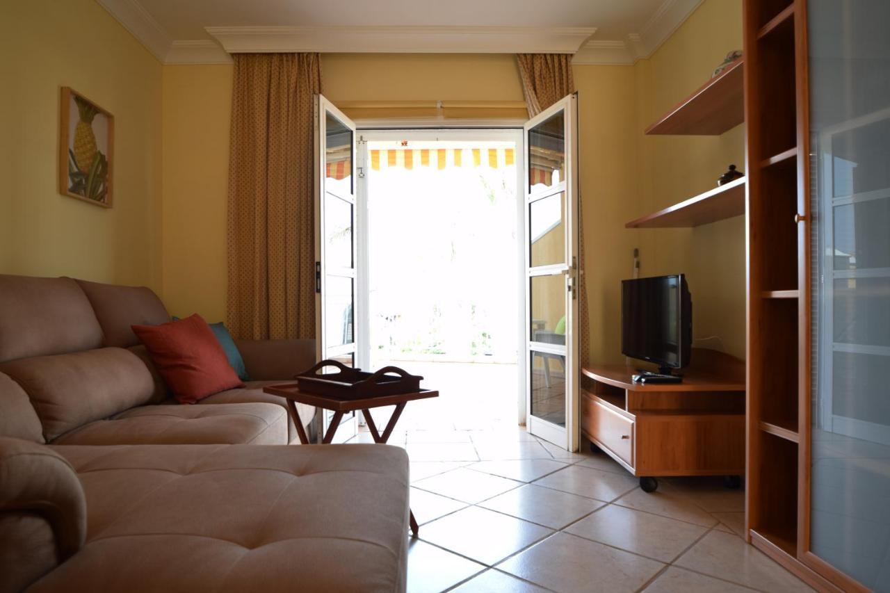 Colonial Suite Адехе Екстериор снимка