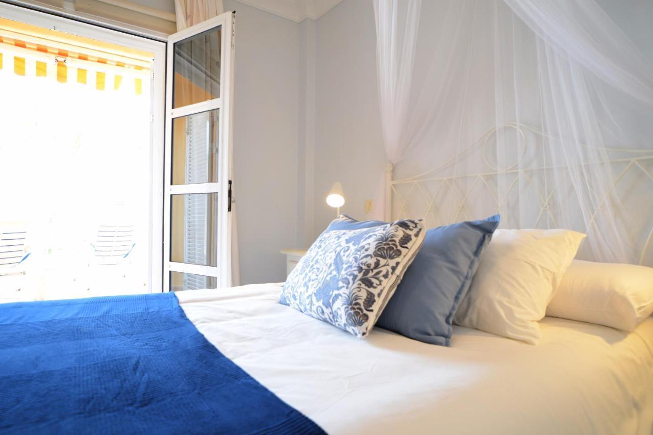 Colonial Suite Адехе Екстериор снимка