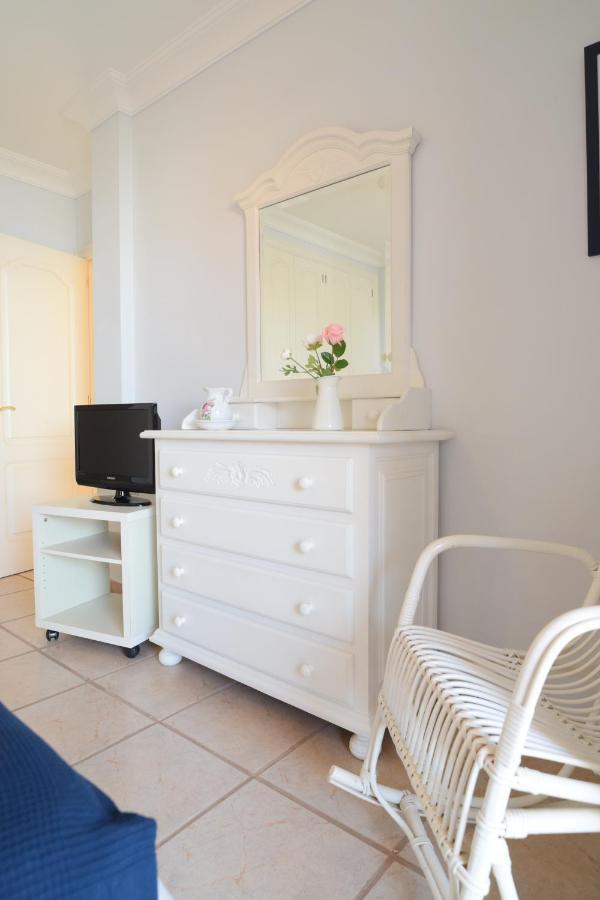 Colonial Suite Адехе Екстериор снимка