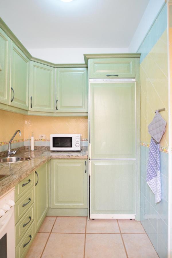 Colonial Suite Адехе Екстериор снимка